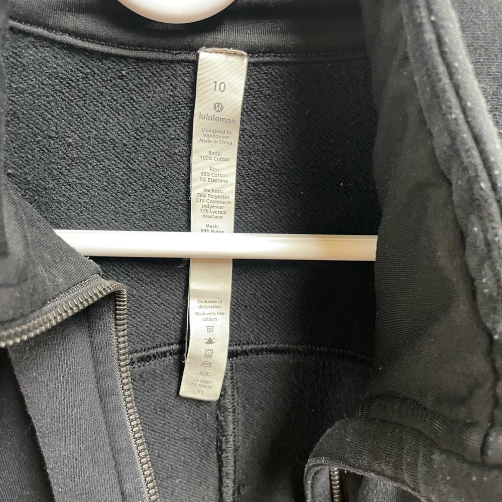 Lululemon zip up sweatshirt - size 10 - Picture 3 of 8